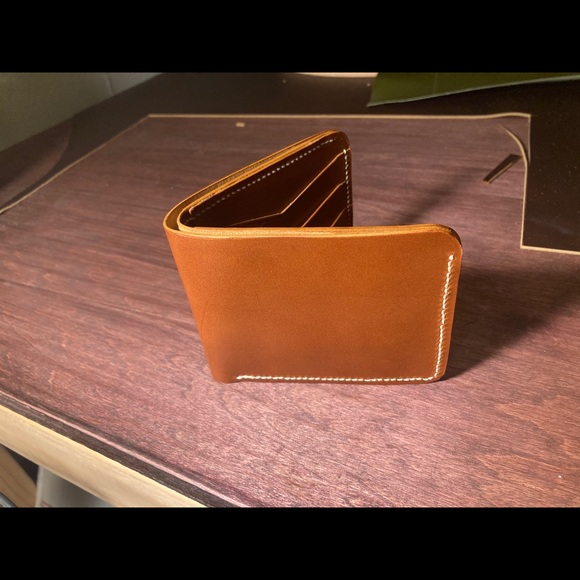 Luxury Leather 9 Pocket Bi-Fold - Picture 4 of 4